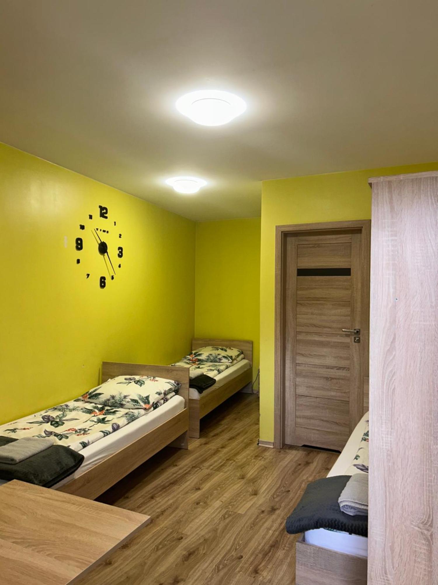 Noclegi Julia Pokoje 1-3 Parter Sniadanie Kontynentalne Kielce Exteriér fotografie