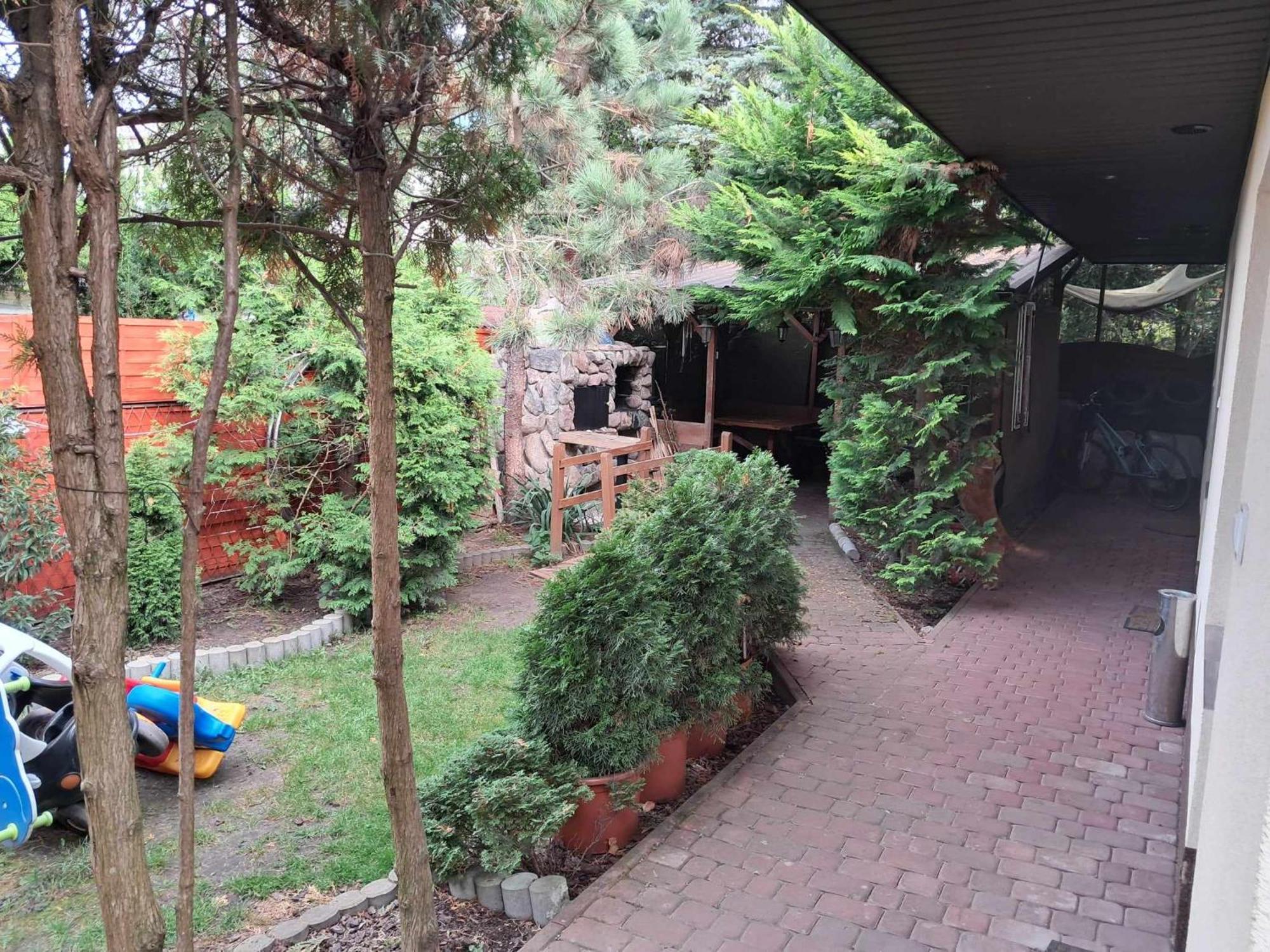 Noclegi Julia Pokoje 1-3 Parter Sniadanie Kontynentalne Kielce Exteriér fotografie